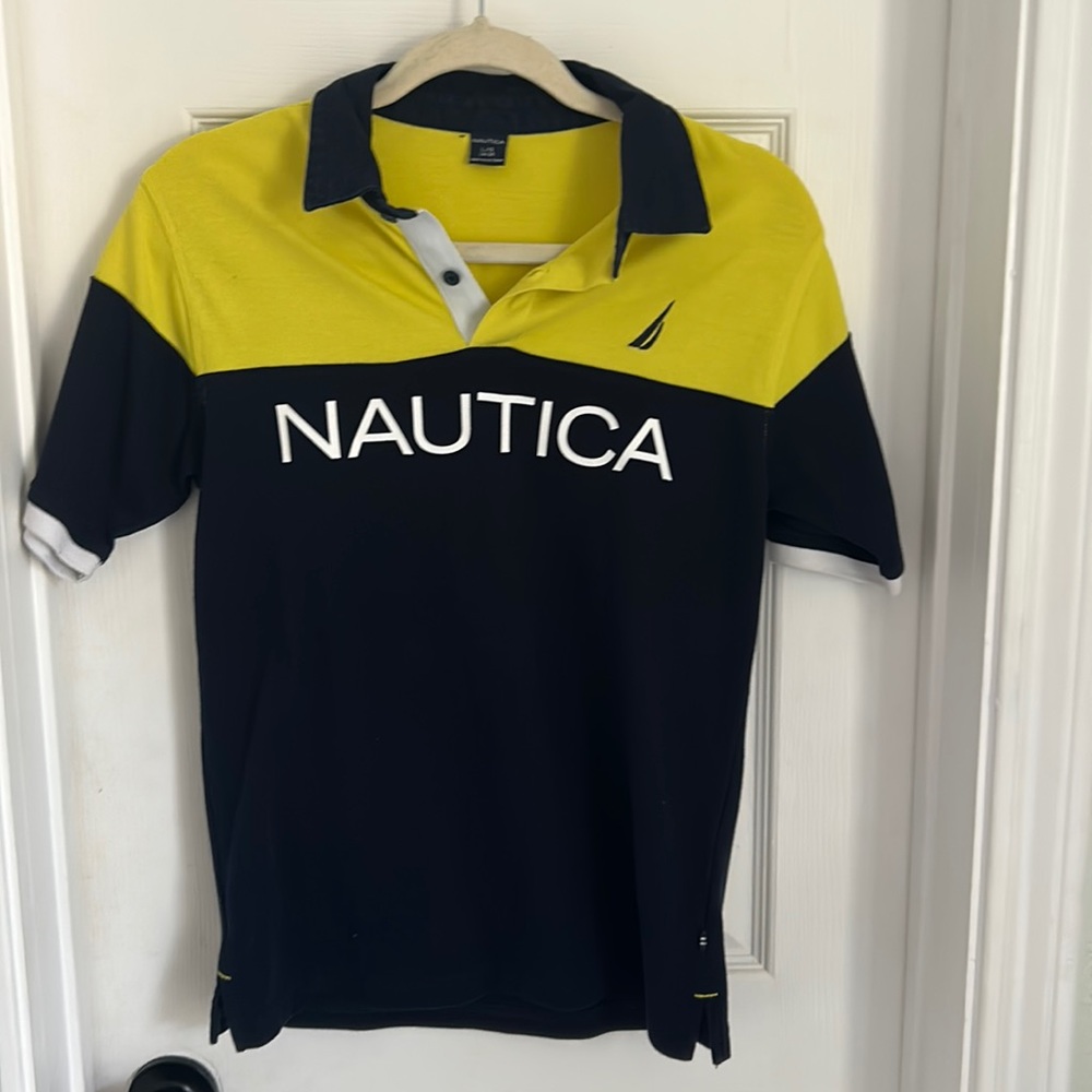 Náutica button up slightly worn no faded color good quality and condition